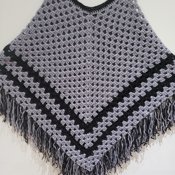 Poncho - Picture 2 of 2